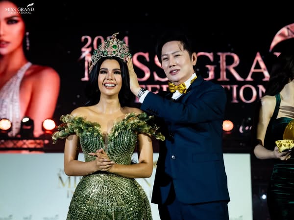 “ณวัฒน์” มอบมงฯ “ซีเจ”   มิสแกรนด์ อินเตอร์ฯ 2024 คนใหม่ 