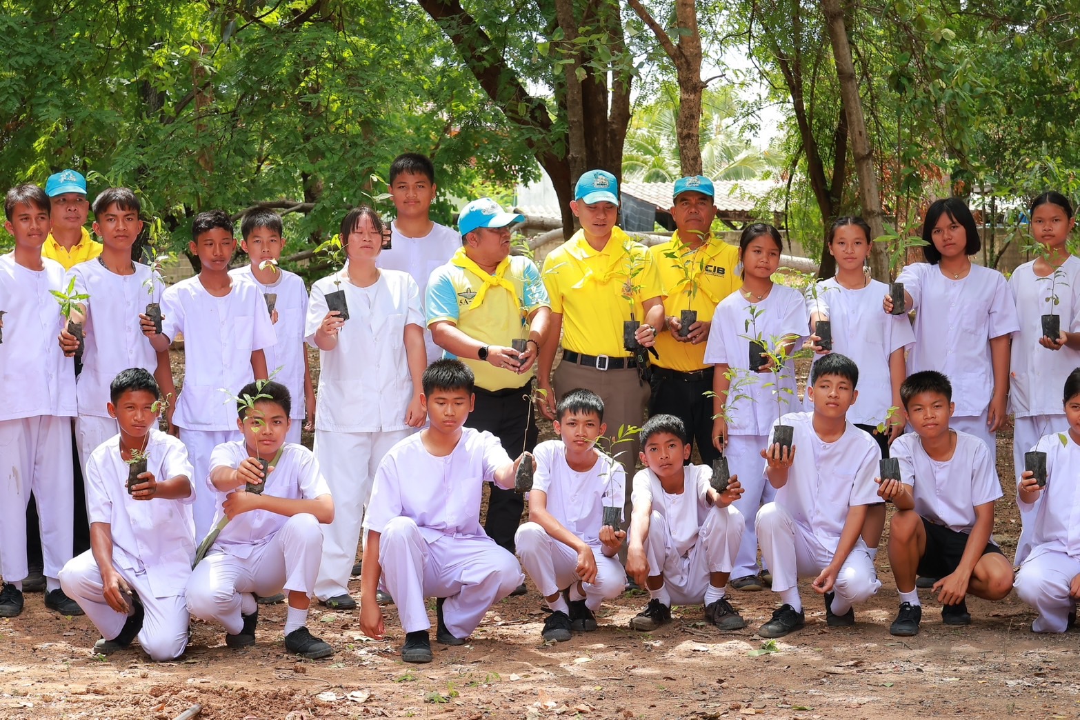 ตร.หนองสาหร่าย-ทล.โคราช ปลูกป่าชุมชนกินได้-บ้าน-วัด-โรงเรียน อย่างยั่งยืน