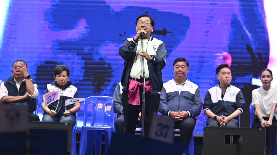 “ภูมิใจไทย” ปราศรัยใหญ่สุพรรณบุรี  "ประภัตร"  บอกตัดสินใจยกทีมซบ ภท. เพื่อคนสุพรรณฯ 