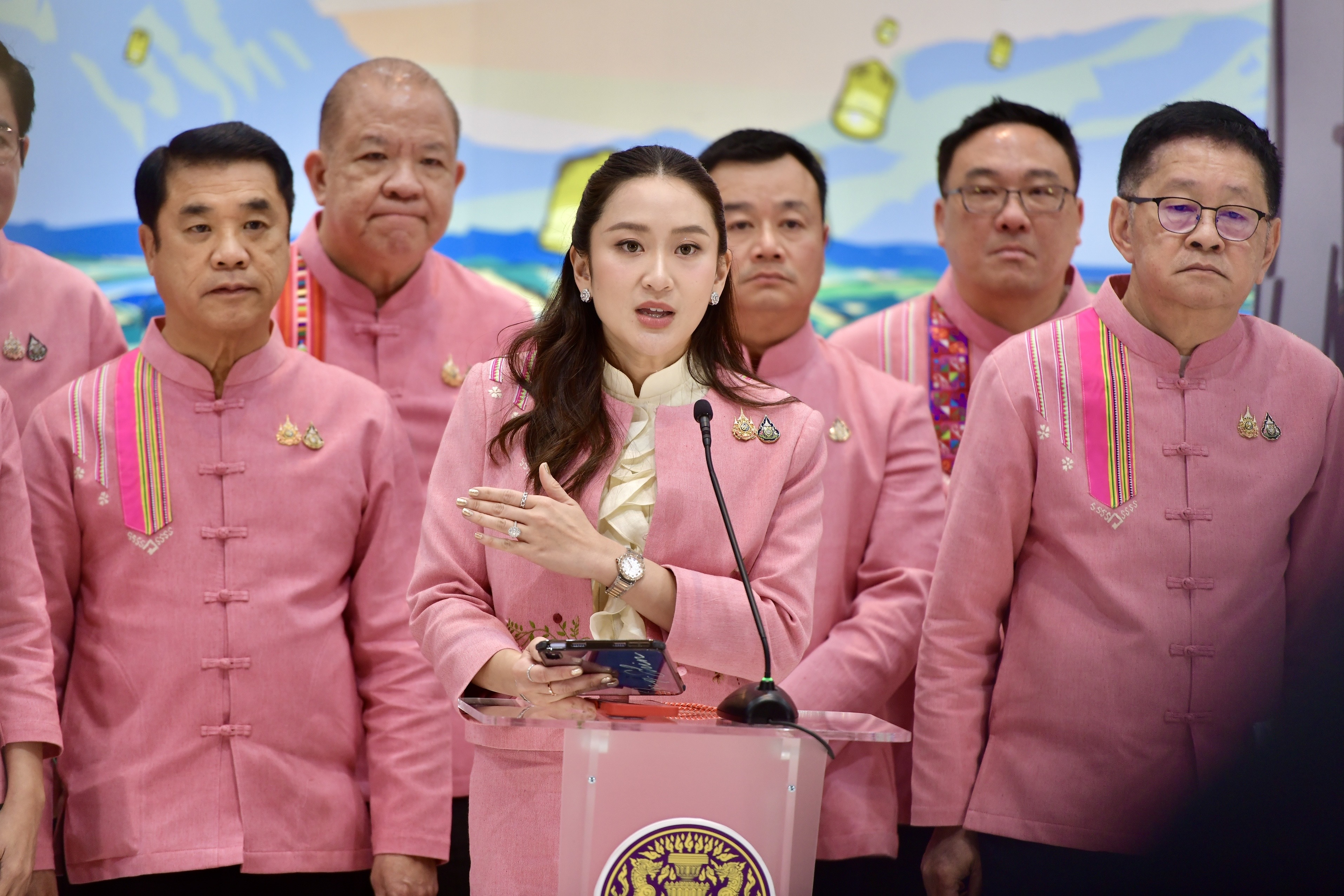 “แพทองธาร” ลั่นศึกเก้าอี้ อบจ. ต้องเต็มที่ทุกจว. ชี้เป็นเรื่องดีท้องถิ่นเชื่อมต่อศูนย์กลาง ย้ำ “ทักษิณ” สร้างความมั่นใจพท.เป็นเรื่องปกติ