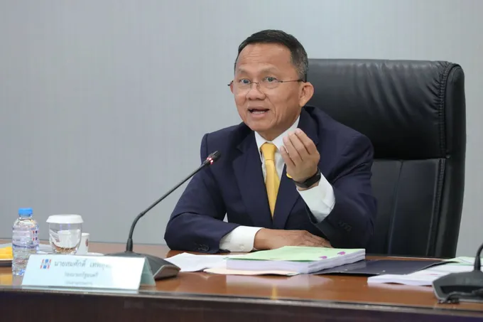 “สมศักดิ์” เผยกองทุนหมู่บ้านฯ ไฟเขียว รายละเอียดโครงการโคแสนล้าน กรอบวงเงินสินเชื่อ 5,000 ล้านบาท