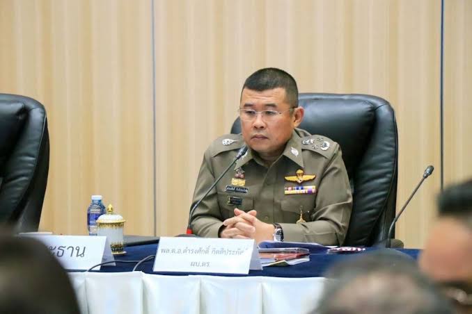 ผบ.ตร. เร่งแก้ปัญหาหนี้สินตำรวจ พร้อมช่วยทุนศึกษาลูกสาวสารวัตรอ่วม! ค้ำประกันเงินกู้เพื่อนตร.    