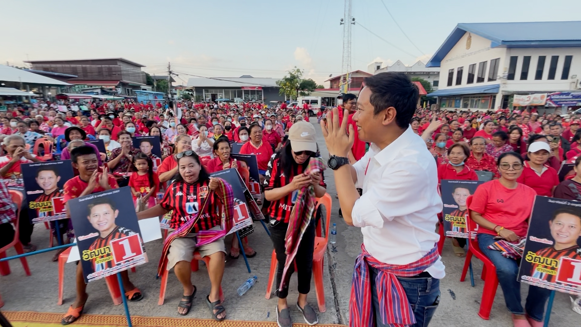 “วัฒนา”บุกตลาดสด ลุยหาเสียงเลือกตั้ง นายก อบจ.ขอนแก่น ชูนโยบายคนรุ่นใหม่เข้าใจ เข้าถึง