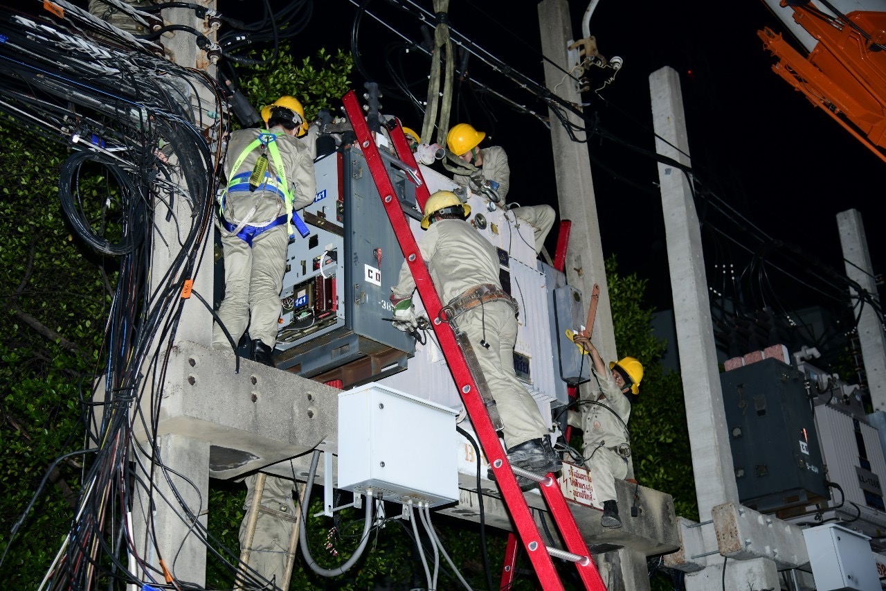 MEA เร่งถอดหม้อแปลงไฟฟ้าล็อตไฟไหม้สำเพ็ง นำตรวจสอบสร้างความเชื่อมั่นประชาชน 