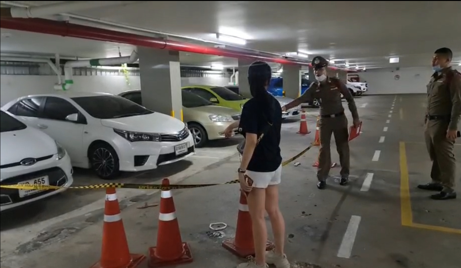สามีใหม่ตามยิงภรรยาเสียชีวิตคาที่ ในลานจอดรถชั้นใต้ดิน คอนโดย่านประชาอุทิศ 