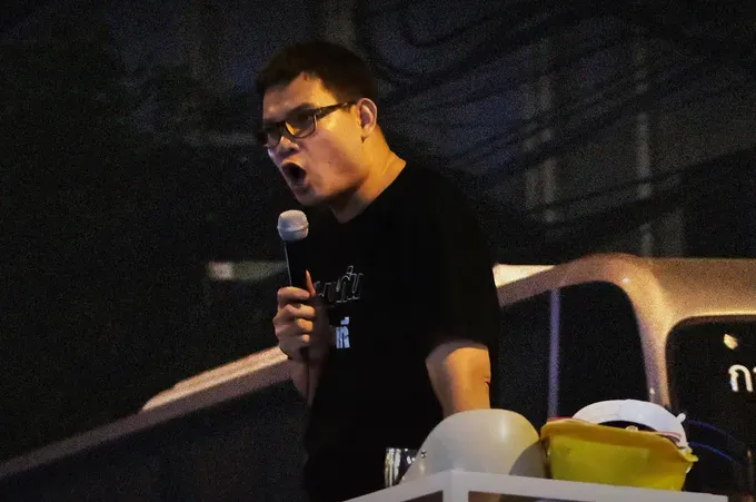 นอนคุกต่อ ศาลอุทธรณ์-ศาลฎีกา สั่งไม่ให้ประกันตัว ‘ครูใหญ่ อรรถพล’ คดี ม.112 ชุมนุมสถานทูตเยอรมัน-ราษฎรประสงค์ หวั่นหลบหนี 