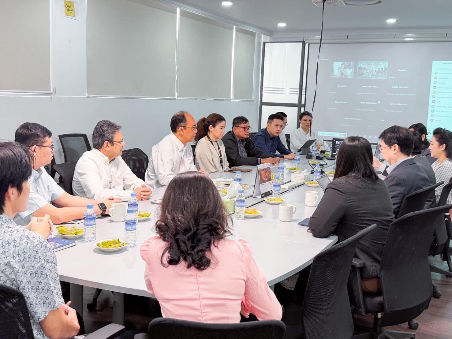 อัครราชทูตที่ปรึกษา (ฝ่ายการพาณิชย์) ประจำกรุงย่างกุ้ง เตรียมความพร้อมในการตรวจสอบข้าวโพดเลี้ยงสัตว์ 