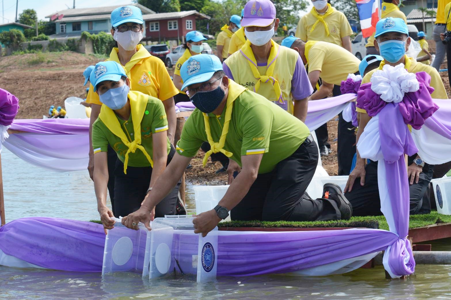 อ่างทองปล่อยพันธุ์สัตว์น้ำ เนื่องในวันเฉลิมพระชนมพรรษา สมเด็จพระนางเจ้าสุทิดา พัชรสุธาพิมลลักษณ พระบรมราชินี