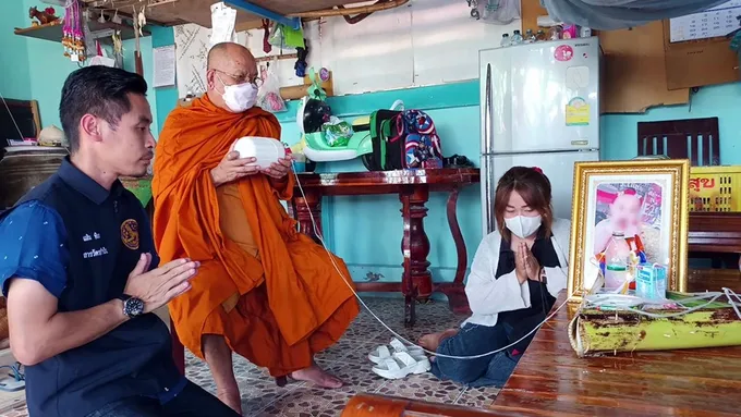อัญเชิญดวงวิญญาณ "น้องดิว" กลับบ้าน ผลชันสูตรพบสมองบวม กะโหลกศีรษะแตกร้าว