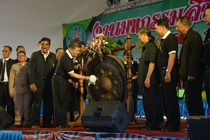 ตรัง  เปิด “มหกรรมสินค้าสหกรณ์ ประจำปี 2560 ระดับภาคใต้” ขนสินค้าสหกรณ์ขายราคาถูก หวังลดค่าครองชีพประชาชน