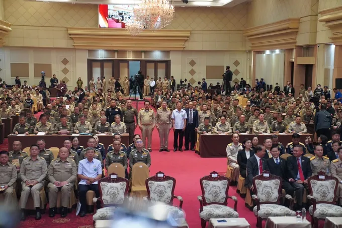 ผู้ว่าฯศรีสะเกษ รับสนองนโยบายรัฐบาล เร่งสั่งทุกหน่วยกวาดล้างยาเสพติด