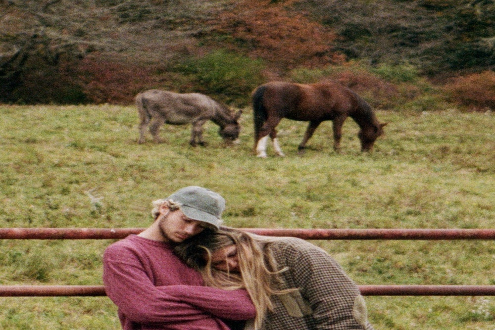 อินเลิฟในเดือนแห่งความรัก! กับ 5 เพลงอบอุ่น จาก “Jeremy Zucker&Chelsea Cutler”