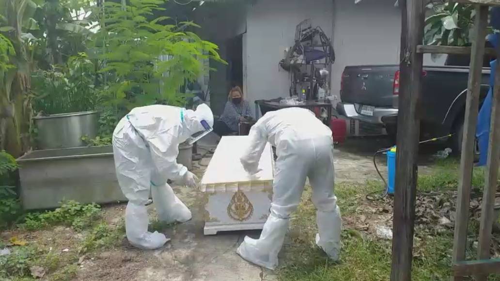 หลังสามีติดโควิด แค่ 4 วันเสียชีวิตคาบ้านภรรยาถามต้องตายฟรีแบบนี้อีกกี่ศพ    