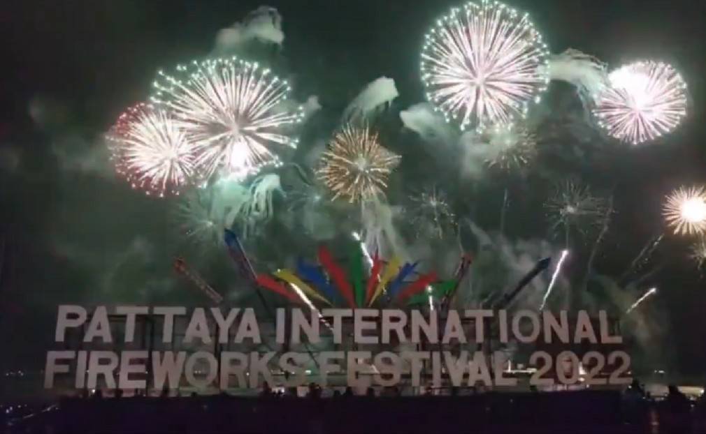 ปิดฉากเทศกาลพลุนานาชาติพัทยาอย่างงดงาม เงินสะพัดกว่า 2 พันล้านบาท