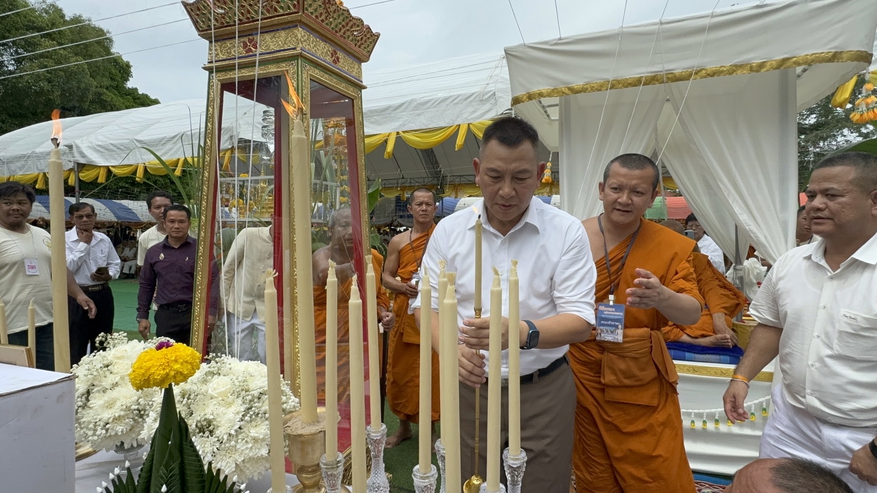 พระอาทิตย์ทรงกลด รองต่ายเป็นประธานพิธีพุทธาภิเษกเททองหล่อพระ 