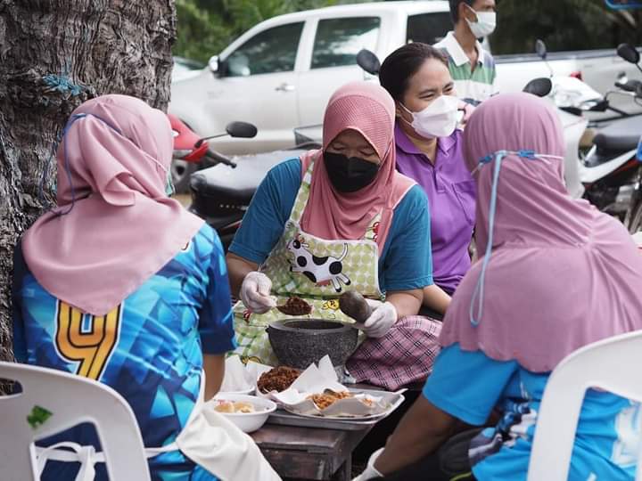 เกษตรตรังพบวิสาหกิจชุมชนธนาคารปูม้าบ้านนาชุมเห็ด อ.หาดสำราญ
