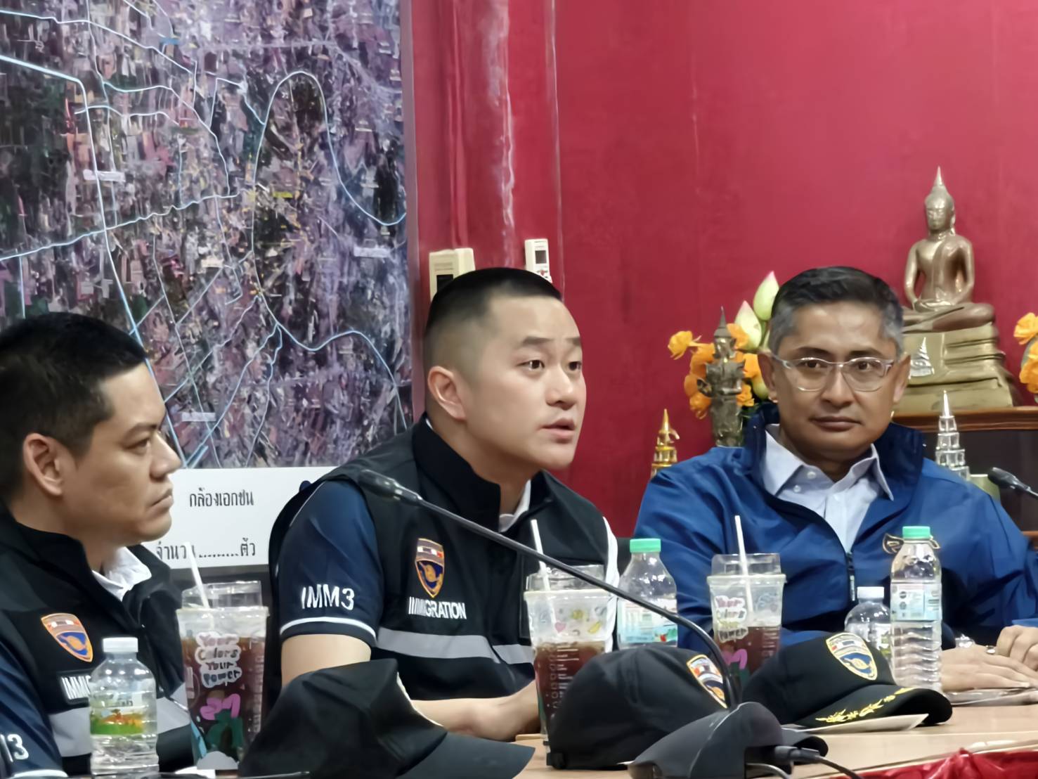 ตม.บูรณาการกำลังบุกจับตลาดแรงงานต่างด้าวย่านบางใหญ่นนทบุรี 