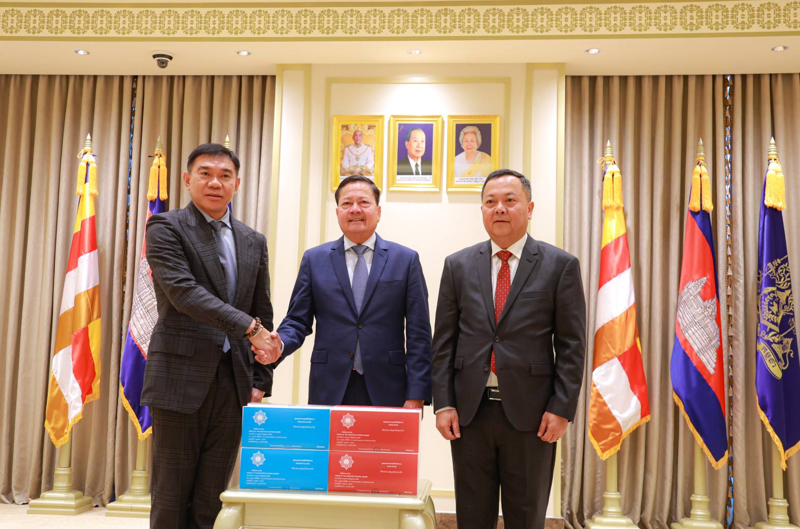 เลขาฯ ป.ป.ส. เข้าร่วมพิธีรับมอบเครื่องราชอิสริยาภรณ์สหไมตรี ชั้นมหาเสนา 
