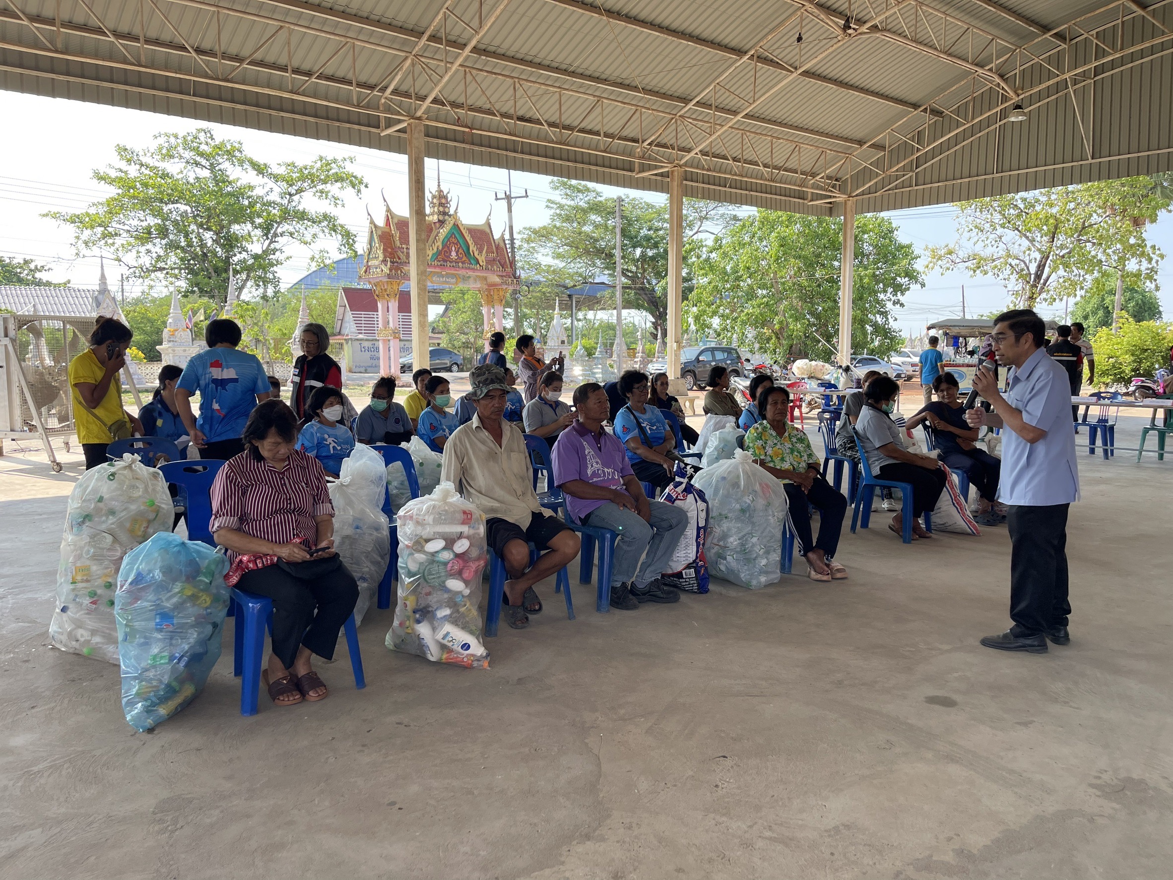 อบต.บางคาขานรับธนาคารขยะของมหาดไทยให้ประชาชนตระหนักรู้