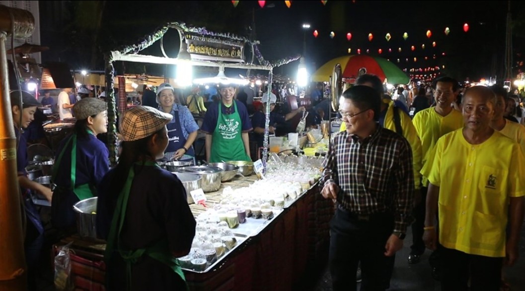 เทศบาลนครขอนแก่น จัดแข่งขันกินเก่ง กินเร็ว ครบรอบ 10  ปีถนนคนเดินขอนแก่น ด้วยเมนูสุดชิค