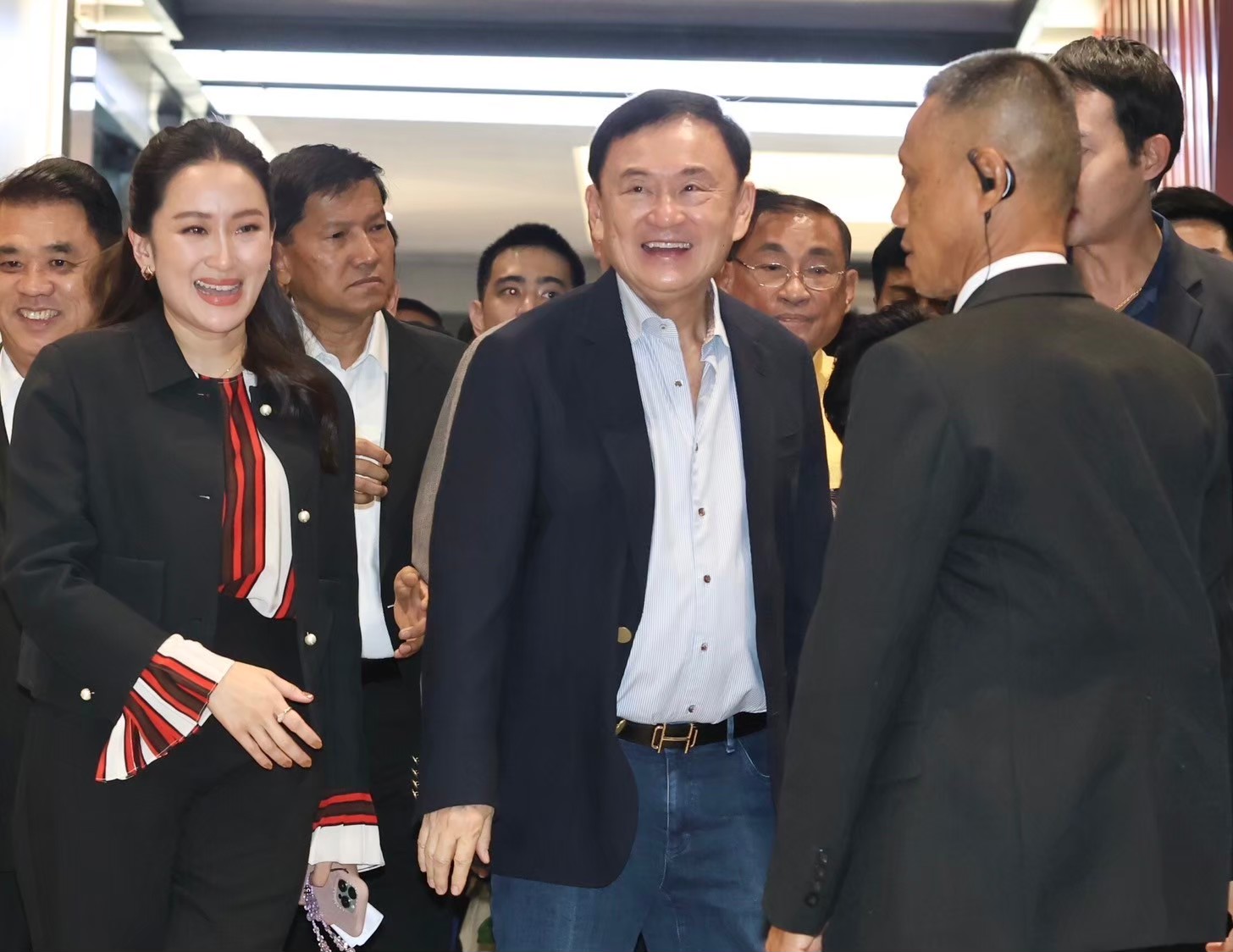 จับตา ! "ทักษิณ" ควง "อุ๊งอิ๊ง" ร่วมฉลองงานบวช หลานชาย นายกเทศมนตรีธัญบุรี พรุ่งนี้