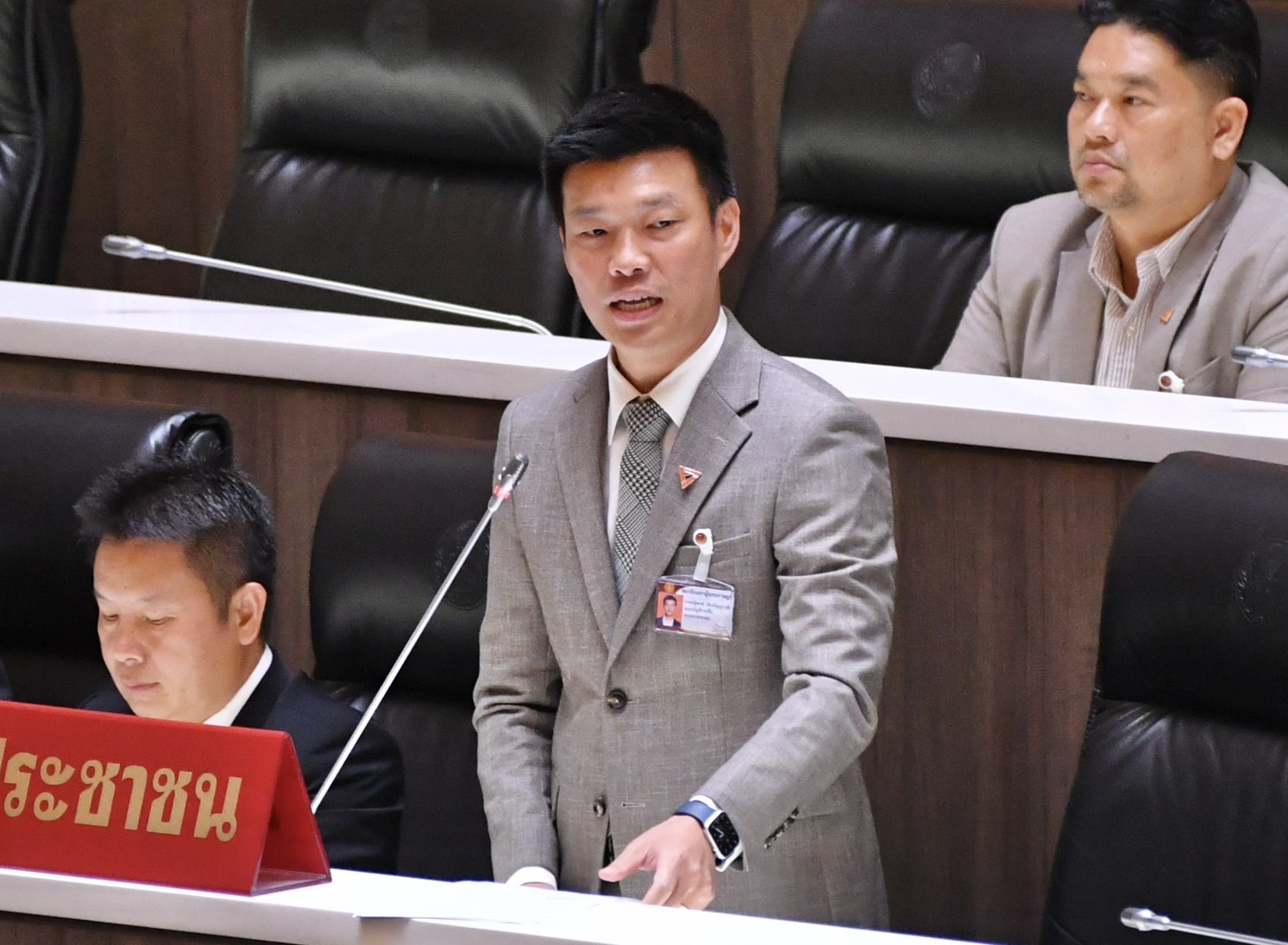 สภาฯ ถกด่วนแก้ท่วมน่าน “ณัฐพงษ์” ชงระบบ Cell Broadcast แจ้งเตือนภัย ดันปฏิรูปงบฯ-ปรับปรุงฝายธงน้อย