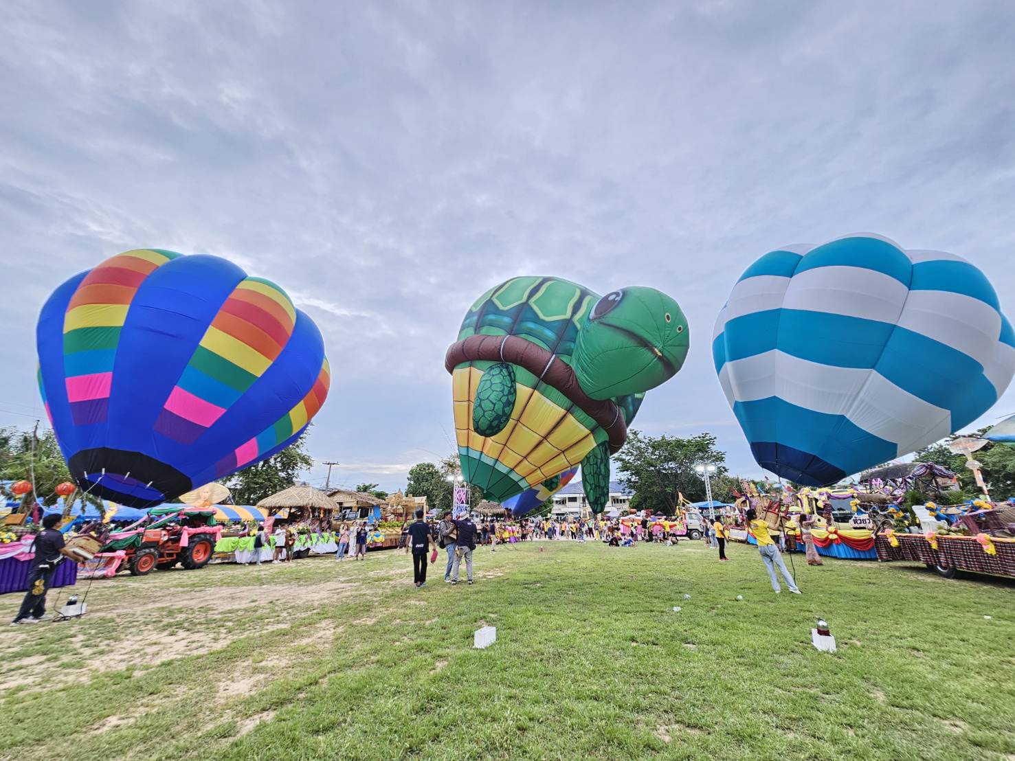 บุรีรัมย์ จัด “มหกรรมว่าวอีสาน และบอลลูนนานาชาติ” โต้ลมหนาว ส่งเสริมการท่องเที่ยว