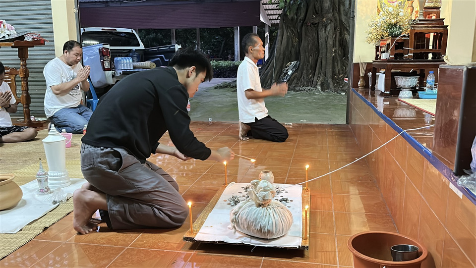 ญาติเก็บอัฐิ “ฮลุน โซโล่” เตรียมลอยอังคารแม่น้ำโขง ส่งชายหนุ่มนักเดินทางสู่การเดินทางครั้งสุดท้าย