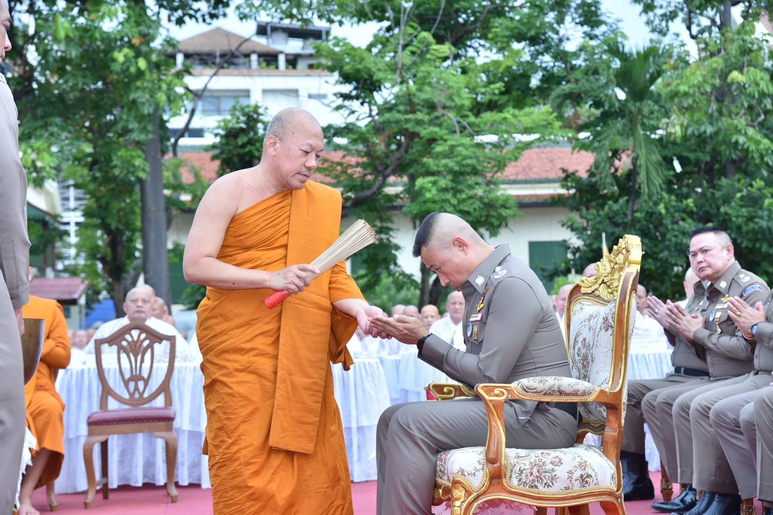 ตร.จัดอุปสมบทหมู่เฉลิมพระเกียรติ พระบาทสมเด็จพระเจ้าอยู่หัว 