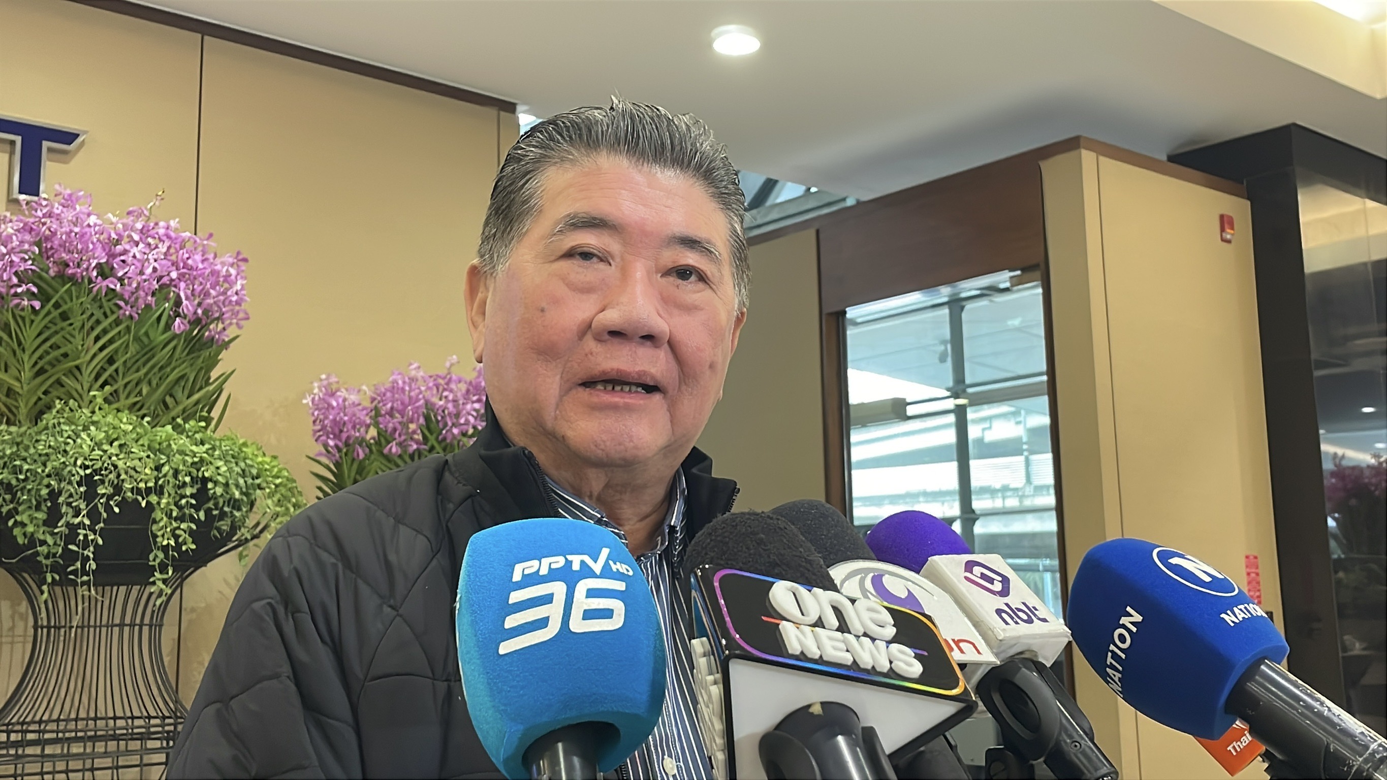 "ภูมิธรรม" ปัดตอบ "กล้าธรรม" เปิดตัว "อนุดิษฐ์-การุณ" บอกไม่ใช่เรื่องของตัวเอง