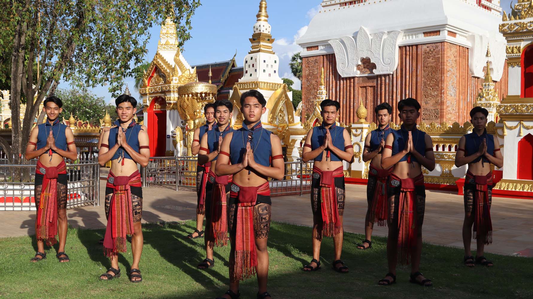 สวยงามตื่นตา เยาวชนนาคเล่นน้ำ รำมวยโบราณ บูชาพระธาตุพนม