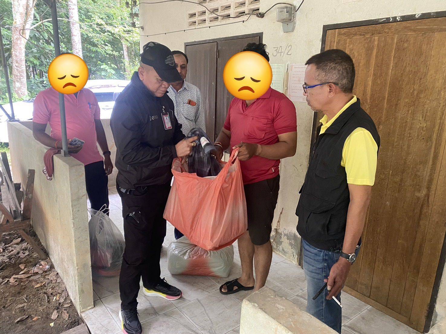 สืบนครศรีธรรมราชรวบหนุ่มใหญ่ชาวอินเดียลักลอบทำงานโดยไม่มีใบอนุญาตในพื้นที่อำเภอทุ่งสง 