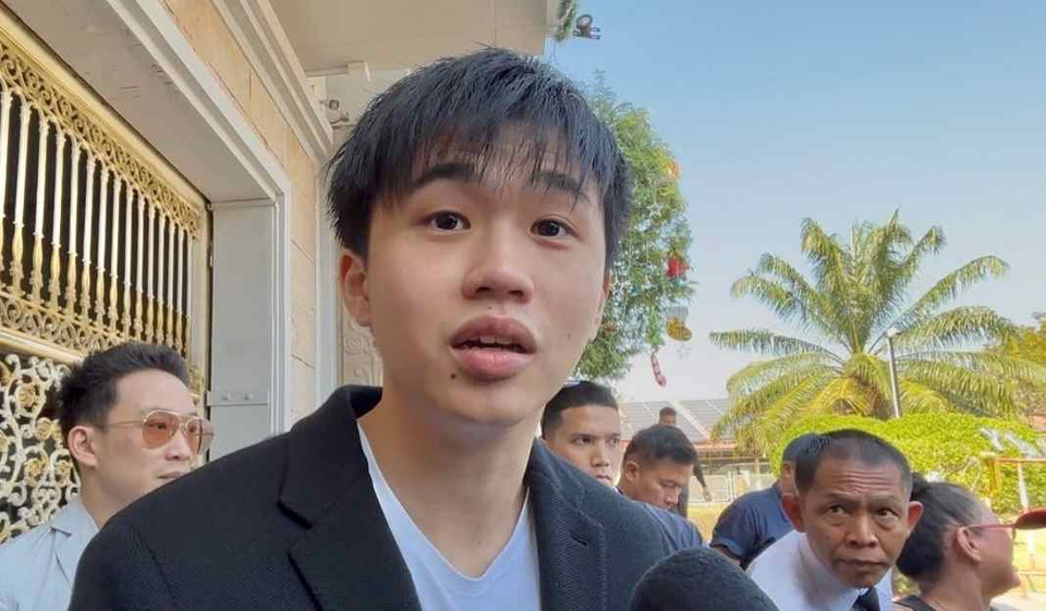 “ไปป์” นำความคิดถึงจาก “ยิ่งลักษณ์” ถึง “ทักษิณ” เจ้าตัวอวยพรปีใหม่ หนุนเรียน ดร. เสื้อแดงโผกอด ส่งใจถึง “ปู”