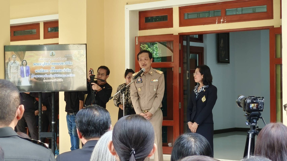 ผู้ว่าฯ ศรีสะเกษคนใหม่ เริ่มงานด้วยศรัทธา สานต่อความดี “คาราวานร้อยดวงใจ ห่วงใยผู้สูงอายุ 