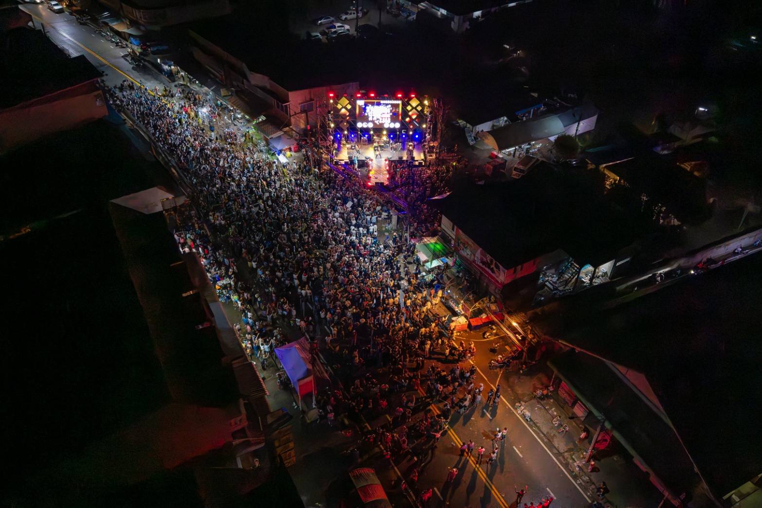 สงกรานต์เมืองแพร่ส่งท้าย Indigo Blue City ถนนหม้อห้อมสืบสานประเพณีวิถีชีวิตรดน้ำดำหัว