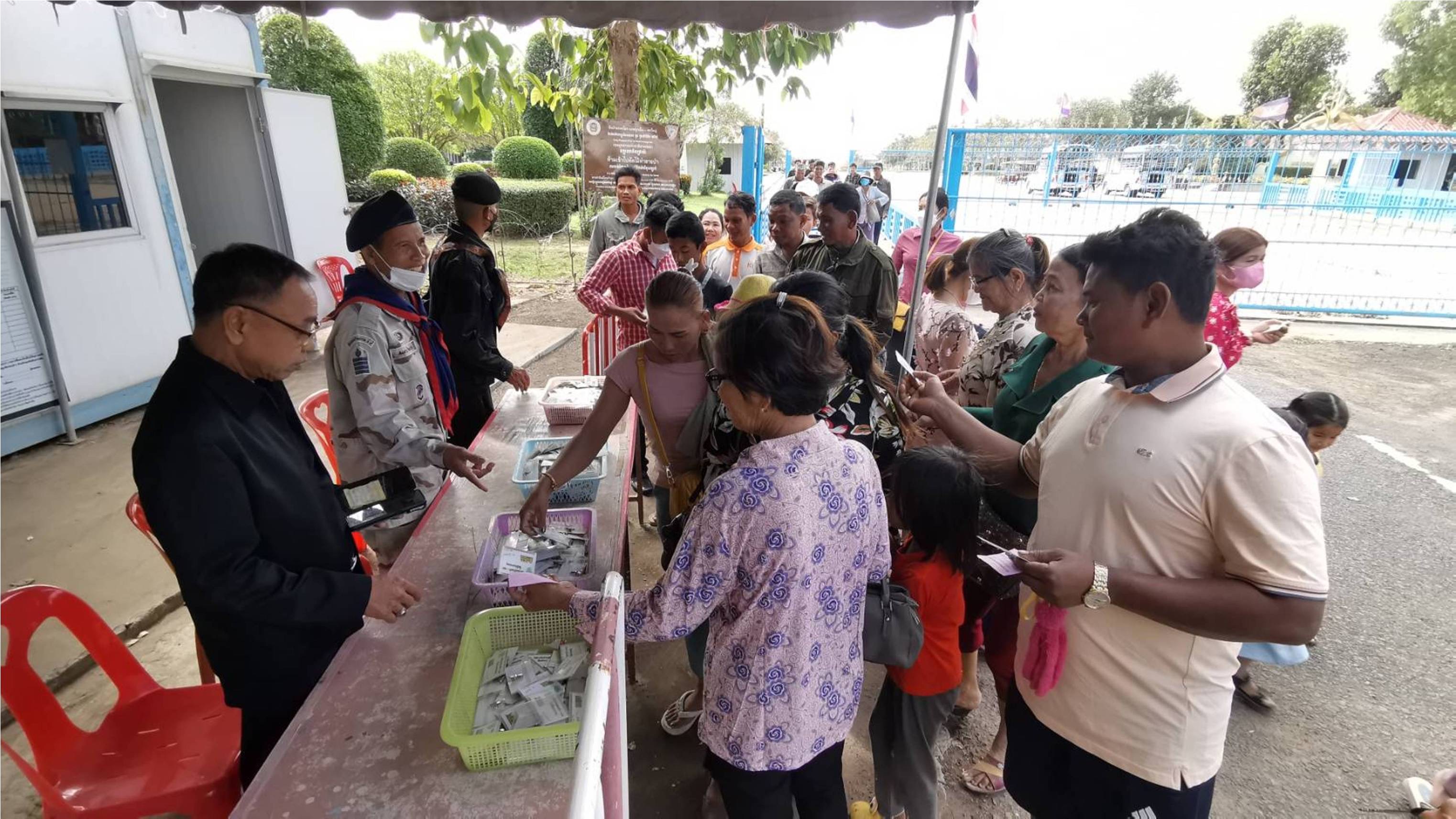พ่อค้าแม่ค้าไทย-กัมพูชา เรียกร้องยกระดับ “ช่องสายตะกู” เป็นจุดผ่านแดนถาวร กระตุ้นเศรษฐกิจท้องถิ่น