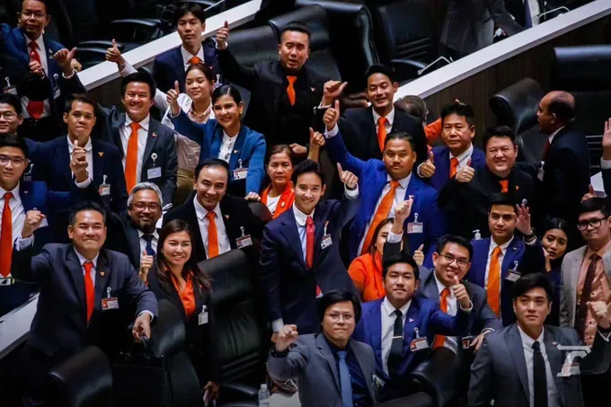 “พิธา”โพสต์ขยี้ปมซักฟอกงบฯ 67 อัด “กลาโหม-กอ.รมน.” ของบน่าสงสัย-แถมไร้ทิศทาง