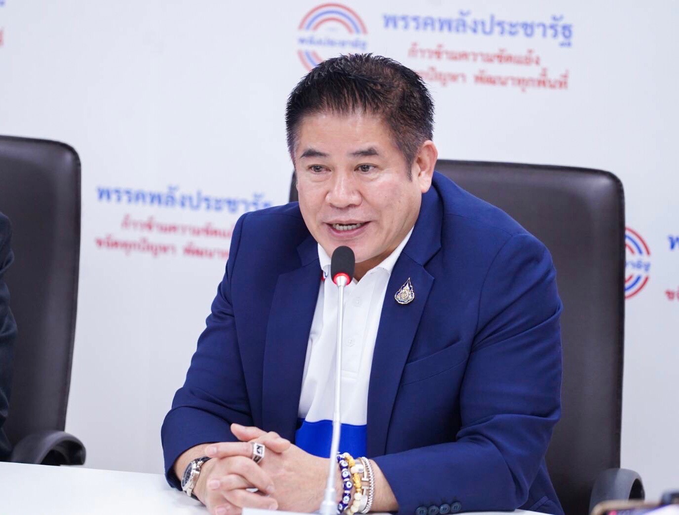 “ธรรมนัส” บอกกลางที่ประชุมพรรค ยังไม่รู้จะเป็นฝ่ายค้านหรือรัฐบาล สั่ง หาข้อมูลให้สส.อภิปรายในสภา นัดเข้าเบิร์ธเดย์ “บิ๊กป้อม”ศุกร์นี้