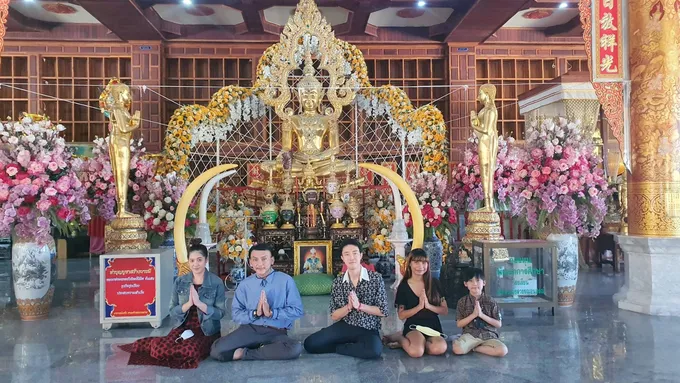 'ต้อง ศุภัชญา' นำทีม ดีเจ.น้องใหม่ เสริมความปัง กับ หมอดูเทวดา