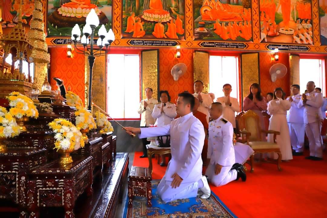"ในหลวง"โปรดเกล้าฯพระราชทานผ้าพระกฐินตามที่มูลนิธิพุทธภูมิธรรมขอพระราชทานเพื่อน้อมนำไปถวายวัดมหาธาตุ  