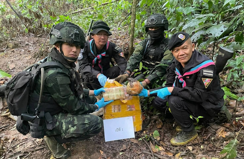 ปะทะเดือดชายแดนฝาง ดับ 2 ศพ ยึดยาบ้า 2 แสนเม็ด ไอซ์–ฝิ่นเพียบ