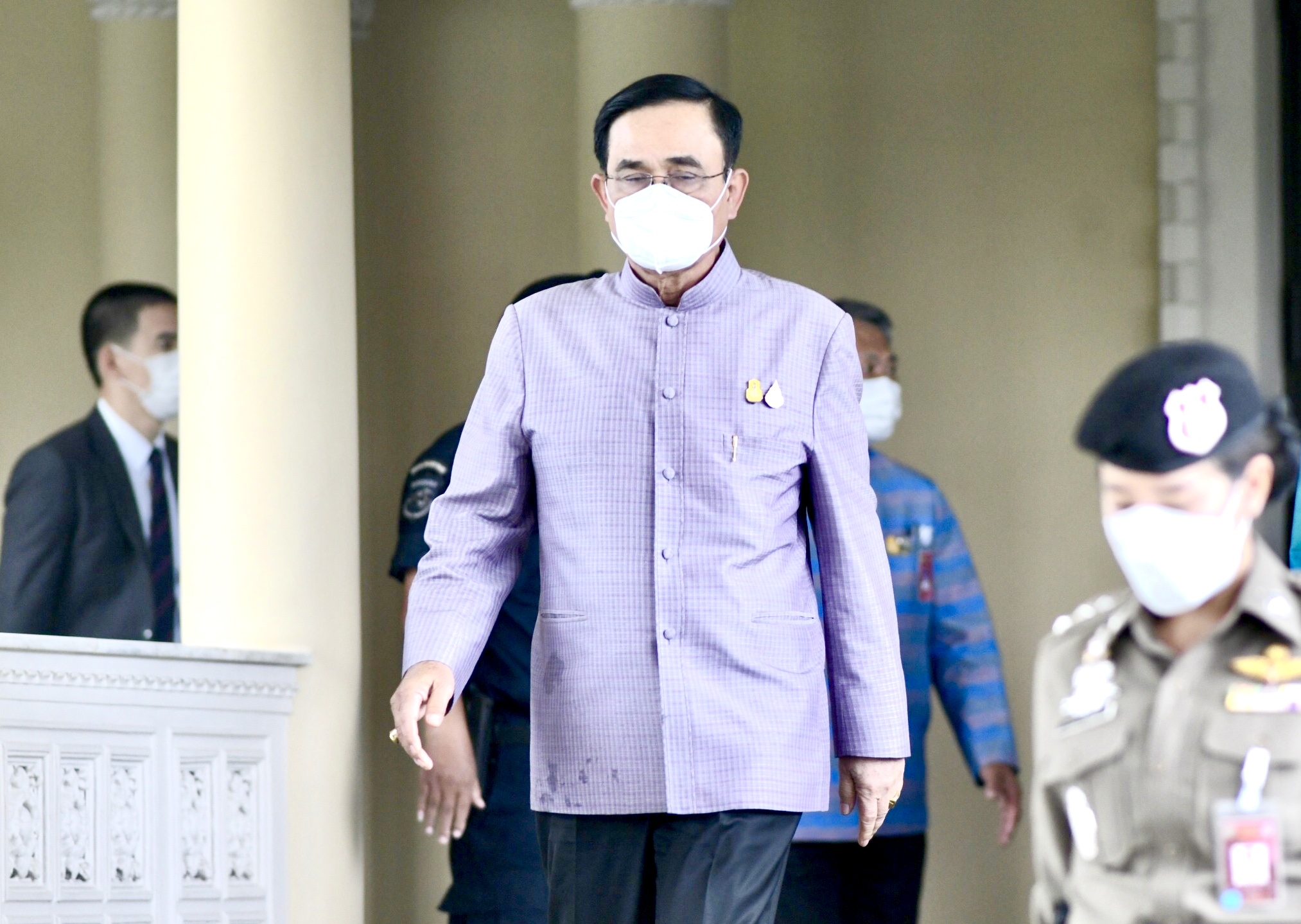“บิ๊กตู่” ถกรมต.นอกรอบแก้ปัญหาพลังงาน “อนุทิน” เผยนายกฯ กำชับแก้ราคาน้ำมันโดยเร็ว “สุพัฒนพงษ์” แจงรัฐใช้เงินกู้ชดเชยเหลือลิตรละ 28 บ.