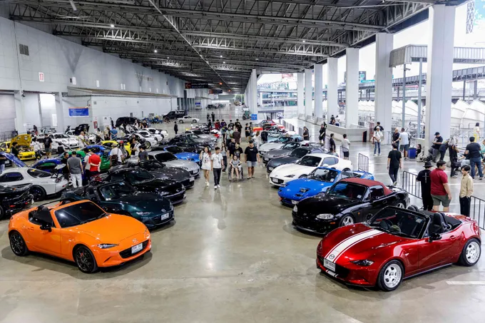 มาสด้ารวมพลคนรัก MX-5 เยี่ยมบูธบางกอกออโตซาลอน