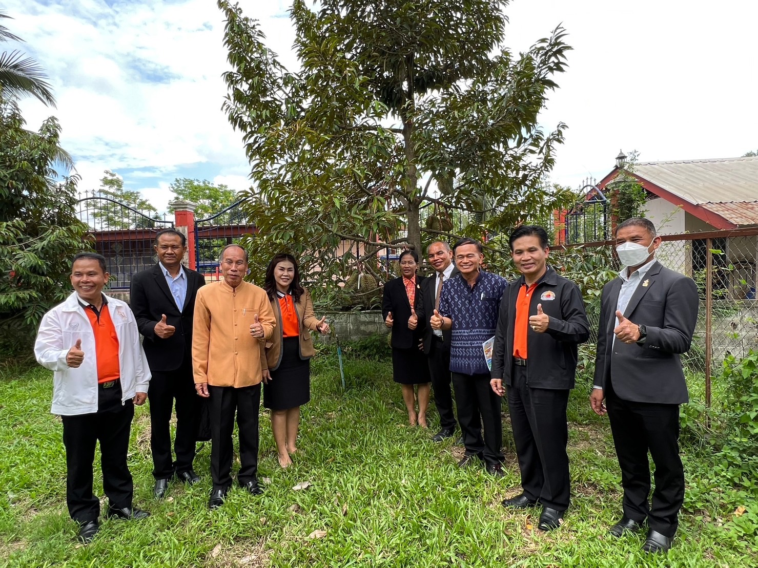 อาชีวศึกษาศรีสะเกษจับมือโรงเรียนบ้านพรานเตรียมจัดงานเปิดโลกทัศน์การเรียนรู้ทุเรียนภูเขาไฟสู่สากล  