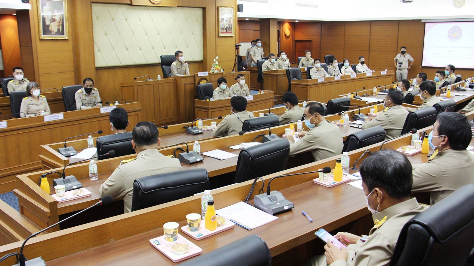 อบจ.ราชบุรี ประชุมสภาครั้งแรก  เลือกประธานสภาและรองตามคาด  