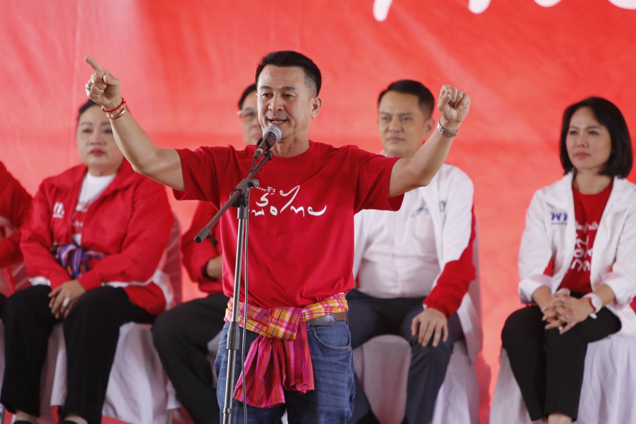 "ชลน่าน" ชวน "ประยุทธ์" ร่วมเวทีดีเบตประชันวิสัยทัศน์ในฐานะแคนดิเดตนายกฯ