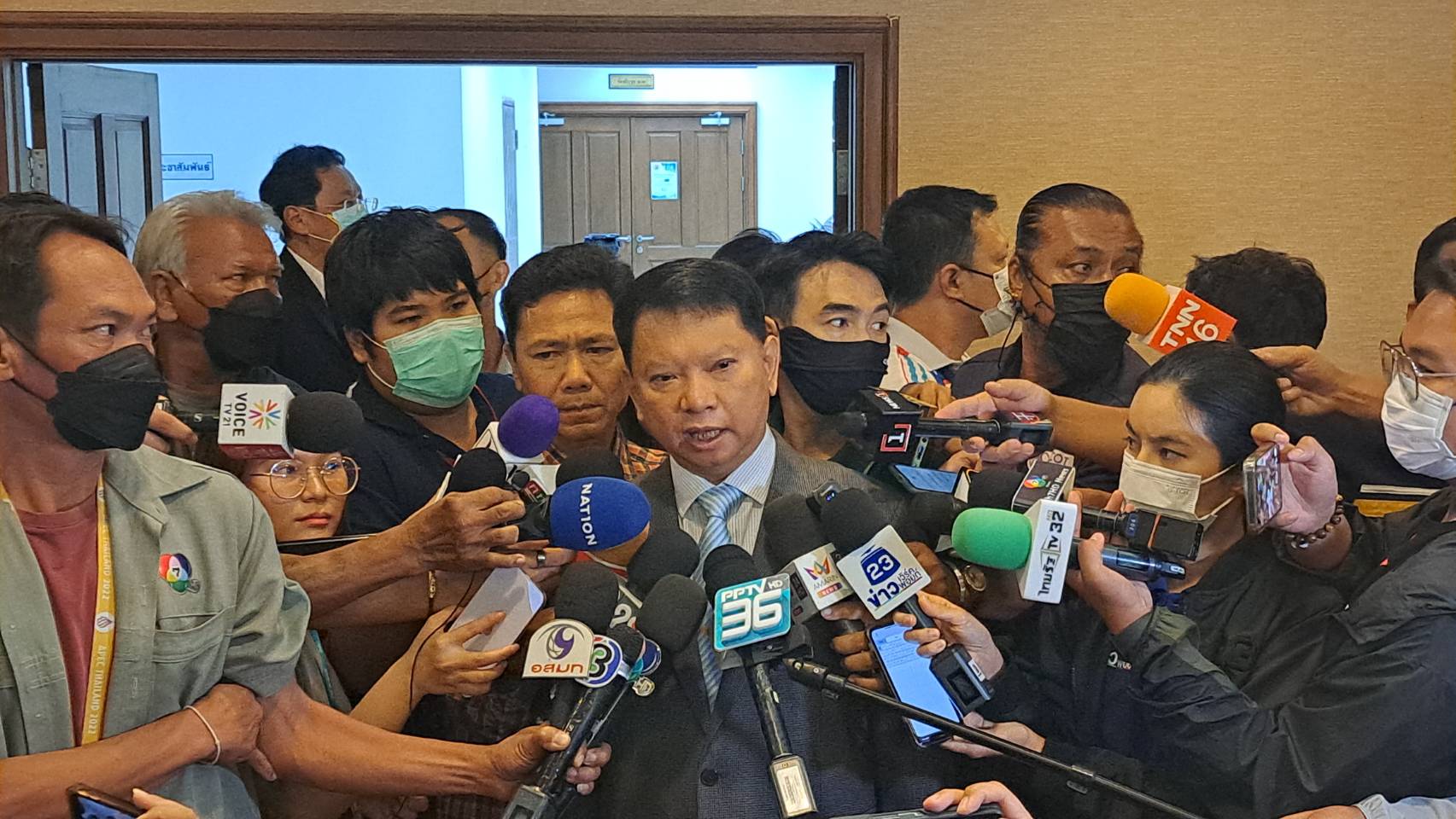 กกต. เผยรับรอง ส.ส.ไปก่อน ตรวจสอบเรื่องร้องเรียนทีหลังได้ กฏหมายให้เวลา1 ปี ปม "พิธา" ถือหุ้นต้องเรียกให้ข้อมูลเพิ่ม ยันเร่งดำเนินการเต็มที่