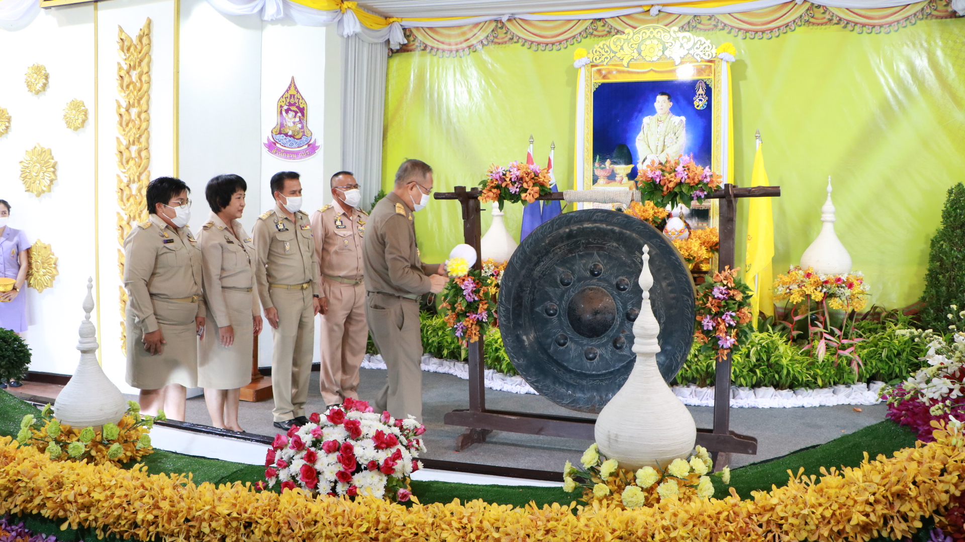 องคมนตรี เปิดงาน“ชมศูนย์ศึกษา พัฒนาความรู้ ดูนิทรรศการ” ศูนย์ศึกษาการพัฒนาพิกุลทองอันเนื่องมาจากพระราชดำริ นราธิวาส
