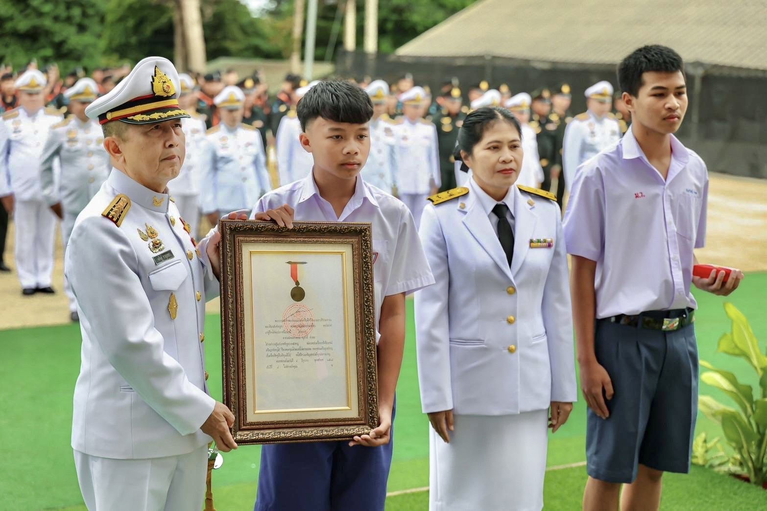 “ในหลวง” พระราชทาน“ เหรียญกล้าหาญ” เหรียญแรกแก่ “ทหารพราน” สละชีพชายแดนใต้