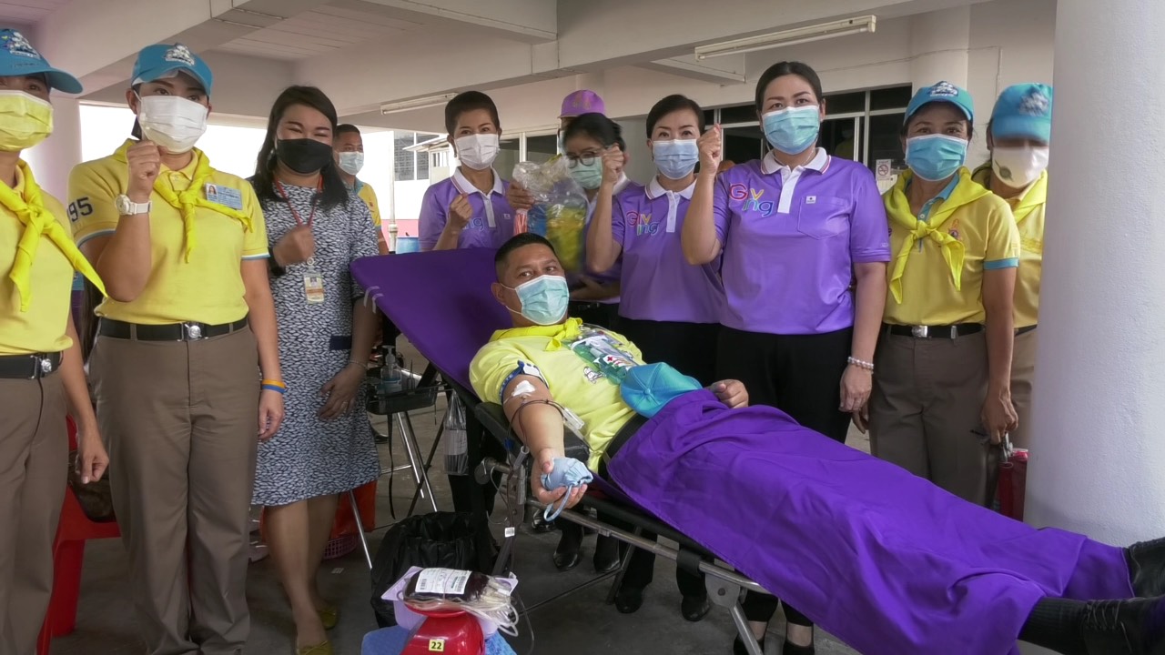 ตำรวจศรีสะเกษจับมือพนักงานไฟฟ้าบริจาคโลหิตสู้ภัยโควิด-19 